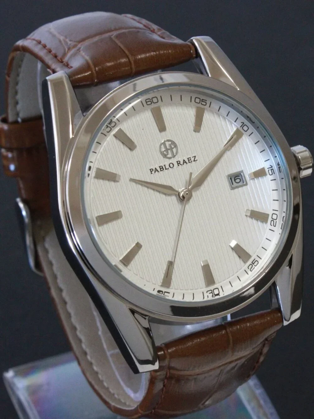 Men's Contemporary Dress Textured Dial Raised Indices Date Complication 41mm - Picture 2 of 10